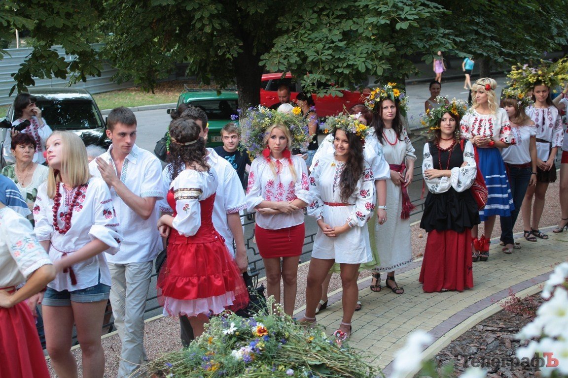 В Кременчуге прошел первый фестиваль вышиванок (ФОТО, ВИДЕО) В Кременчуге прошел первый фестиваль вышиванок (ФОТО, ВИДЕО)