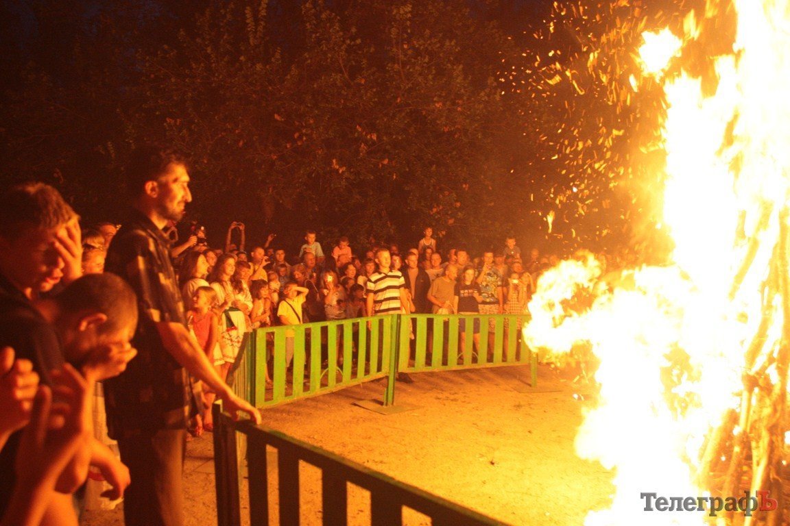 В Кременчуге прошел первый фестиваль вышиванок (ФОТО, ВИДЕО) В Кременчуге прошел первый фестиваль вышиванок (ФОТО, ВИДЕО)