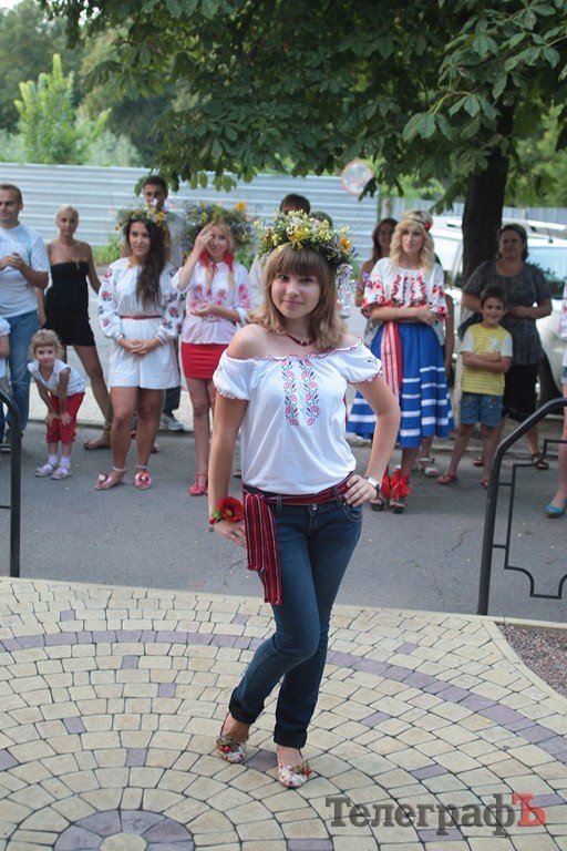 В Кременчуге прошел первый фестиваль вышиванок (ФОТО, ВИДЕО) В Кременчуге прошел первый фестиваль вышиванок (ФОТО, ВИДЕО)