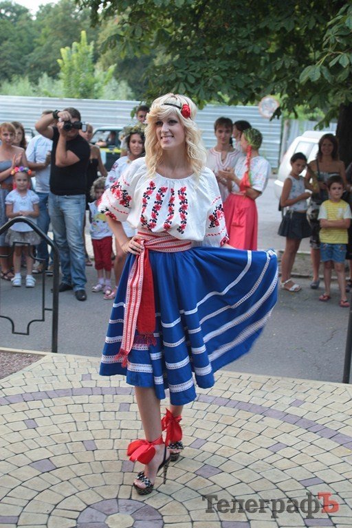 В Кременчуге прошел первый фестиваль вышиванок (ФОТО, ВИДЕО) В Кременчуге прошел первый фестиваль вышиванок (ФОТО, ВИДЕО)