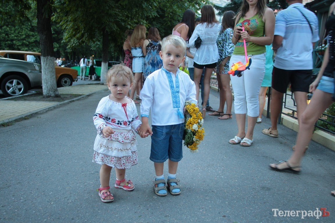 В Кременчуге прошел первый фестиваль вышиванок (ФОТО, ВИДЕО) В Кременчуге прошел первый фестиваль вышиванок (ФОТО, ВИДЕО)
