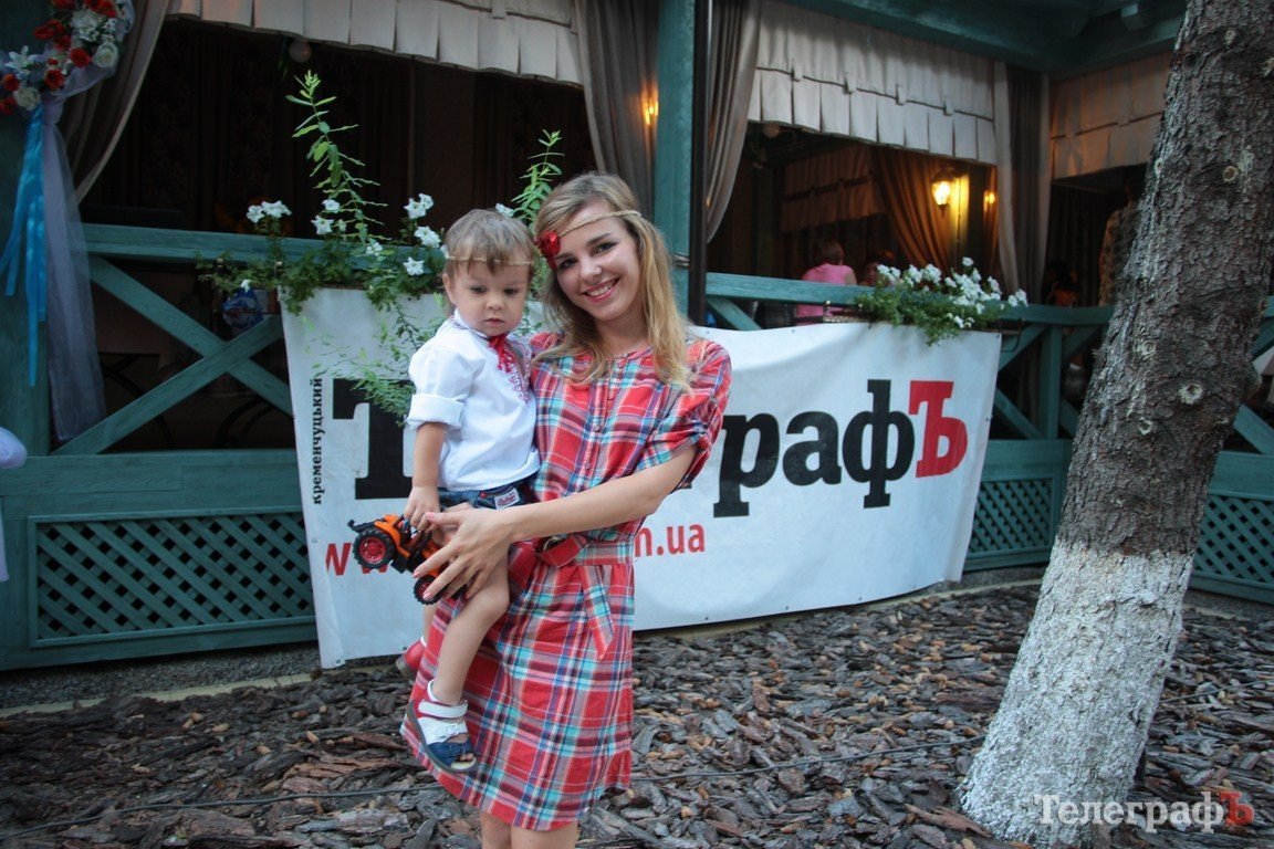 В Кременчуге прошел первый фестиваль вышиванок (ФОТО, ВИДЕО) В Кременчуге прошел первый фестиваль вышиванок (ФОТО, ВИДЕО)