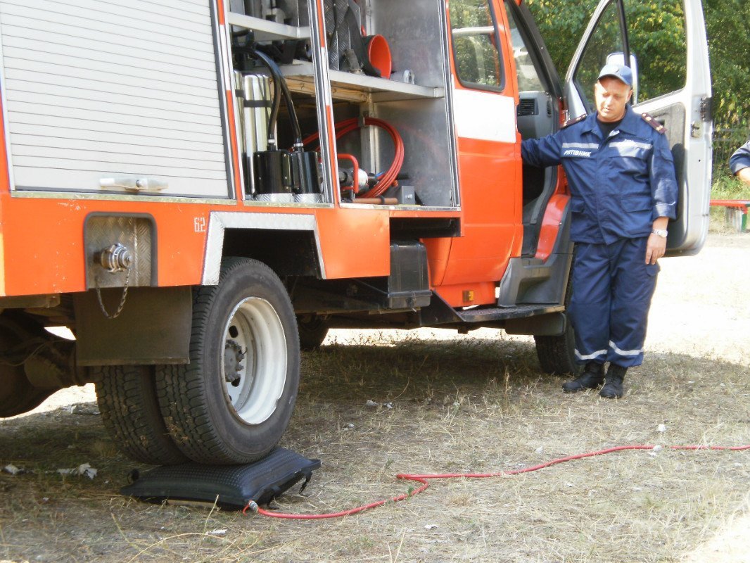 МЧСники Кременчуга учили детей пожарной безопасности (ФОТО) МЧСники Кременчуга учили детей пожарной безопасности (ФОТО)