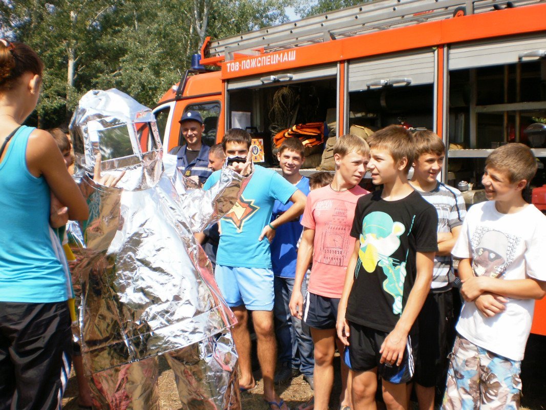 МЧСники Кременчуга учили детей пожарной безопасности (ФОТО) МЧСники Кременчуга учили детей пожарной безопасности (ФОТО)