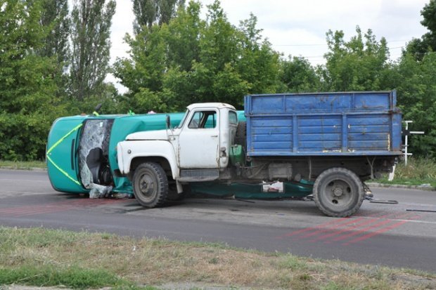 В ДТП под Полтавой попали 17 человек, которые ехали на свадьбу (ФОТО) В ДТП под Полтавой попали 17 человек, которые ехали на свадьбу (ФОТО)