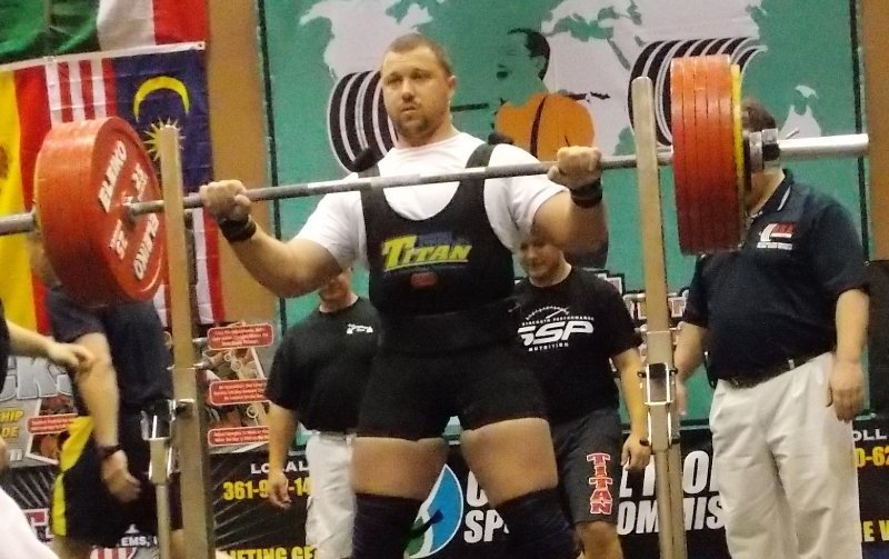 ПАУЭРЛИФТИНГ. Кременчужанин Виталий Островский завоевал серебро в США. ПАУЭРЛИФТИНГ. Кременчужанин Виталий Островский завоевал серебро в США.