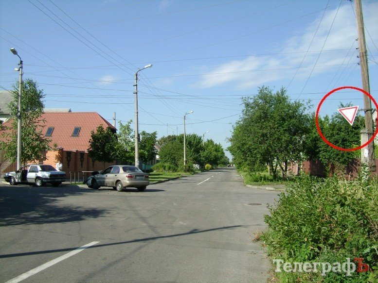 На перекрёстке ул. Шевченко и Ткаченко столкнулись Daewoo и Opel (ФОТО) На перекрёстке ул. Шевченко и Ткаченко столкнулись Daewoo и Opel (ФОТО)