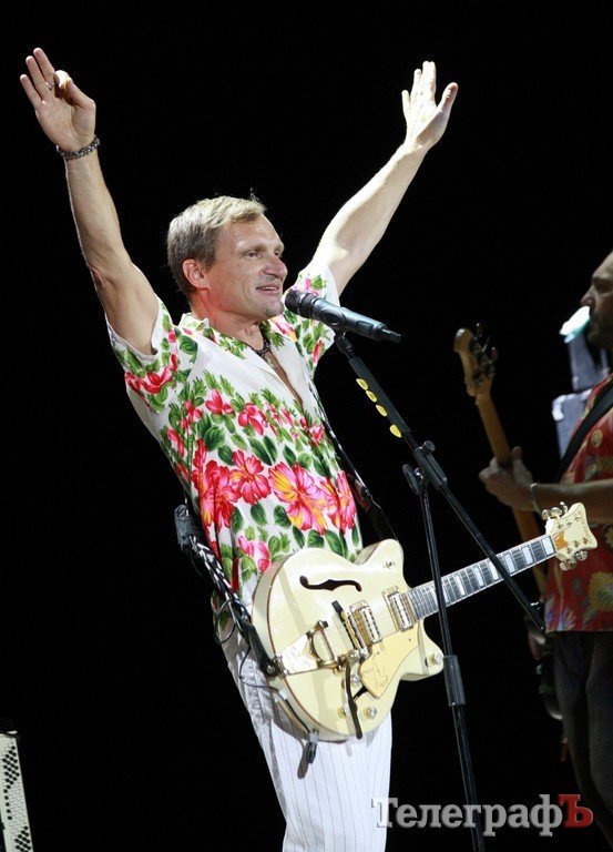 Кременчугских металлургов поздравили Олег Кензов и Олег Скрипка (Фоторепортаж) Кременчугских металлургов поздравили Олег Кензов и Олег Скрипка (Фоторепортаж)