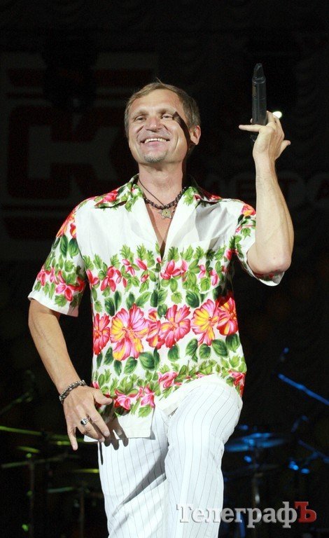 Кременчугских металлургов поздравили Олег Кензов и Олег Скрипка (Фоторепортаж) Кременчугских металлургов поздравили Олег Кензов и Олег Скрипка (Фоторепортаж)