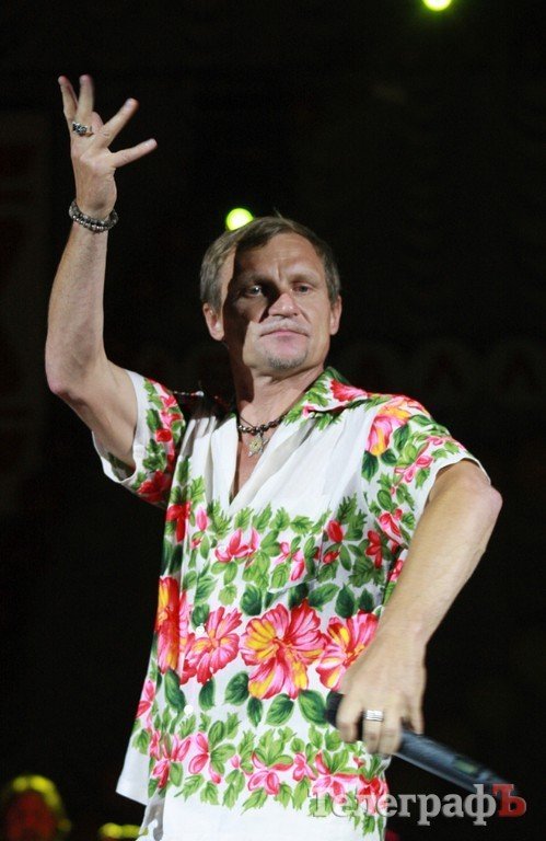 Кременчугских металлургов поздравили Олег Кензов и Олег Скрипка (Фоторепортаж) Кременчугских металлургов поздравили Олег Кензов и Олег Скрипка (Фоторепортаж)