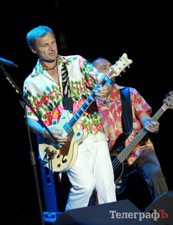 Кременчугских металлургов поздравили Олег Кензов и Олег Скрипка (Фоторепортаж) Кременчугских металлургов поздравили Олег Кензов и Олег Скрипка (Фоторепортаж)