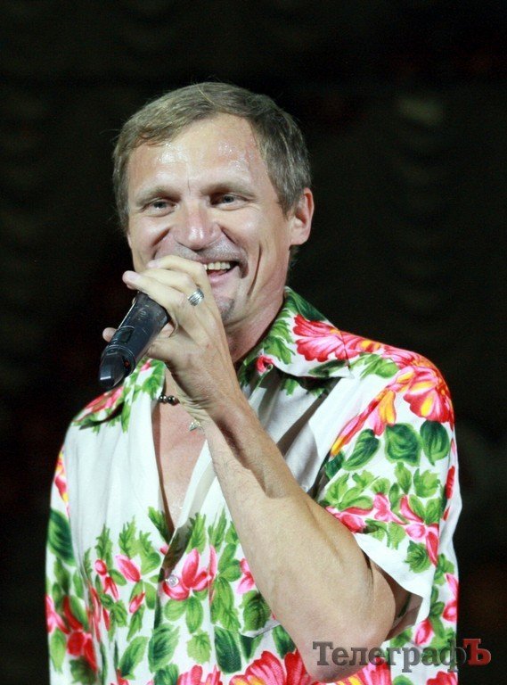 Кременчугских металлургов поздравили Олег Кензов и Олег Скрипка (Фоторепортаж) Кременчугских металлургов поздравили Олег Кензов и Олег Скрипка (Фоторепортаж)