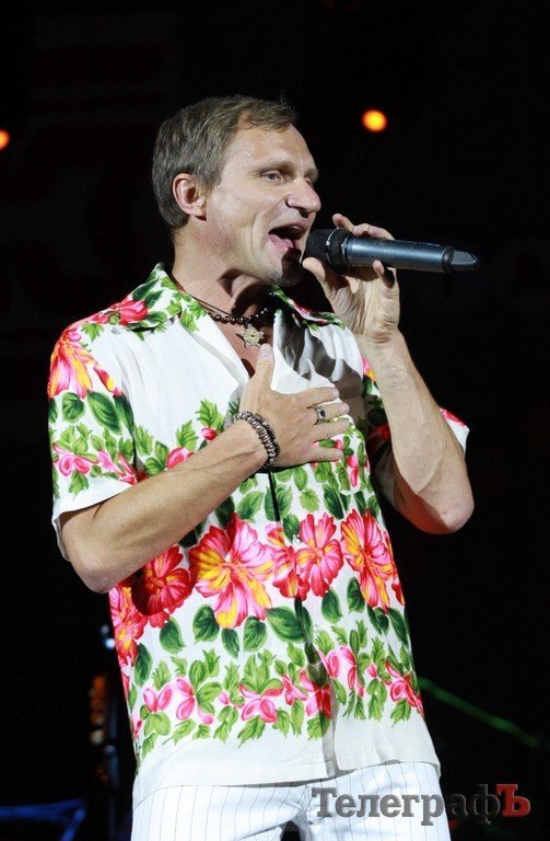 Кременчугских металлургов поздравили Олег Кензов и Олег Скрипка (Фоторепортаж) Кременчугских металлургов поздравили Олег Кензов и Олег Скрипка (Фоторепортаж)