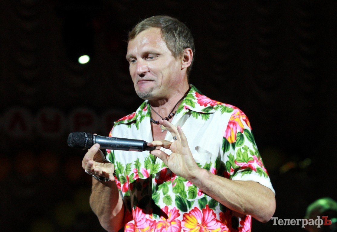 Кременчугских металлургов поздравили Олег Кензов и Олег Скрипка (Фоторепортаж) Кременчугских металлургов поздравили Олег Кензов и Олег Скрипка (Фоторепортаж)