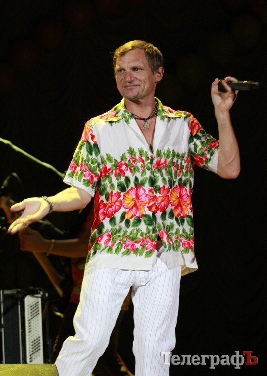 Олег Скрипка: «Перед концертом головне не бухати, а після – хоч трава не рости!» Олег Скрипка: «Перед концертом головне не бухати, а після – хоч трава не рости!»