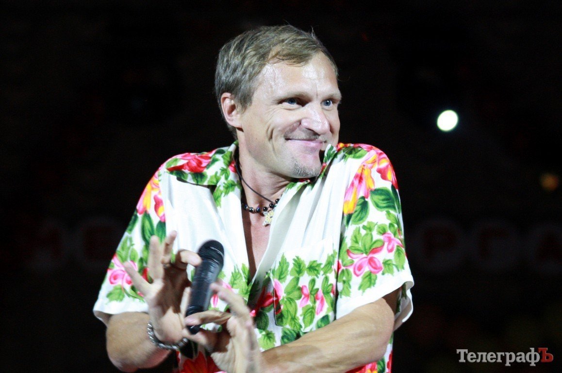 Олег Скрипка: «Перед концертом головне не бухати, а після – хоч трава не рости!» Олег Скрипка: «Перед концертом головне не бухати, а після – хоч трава не рости!»