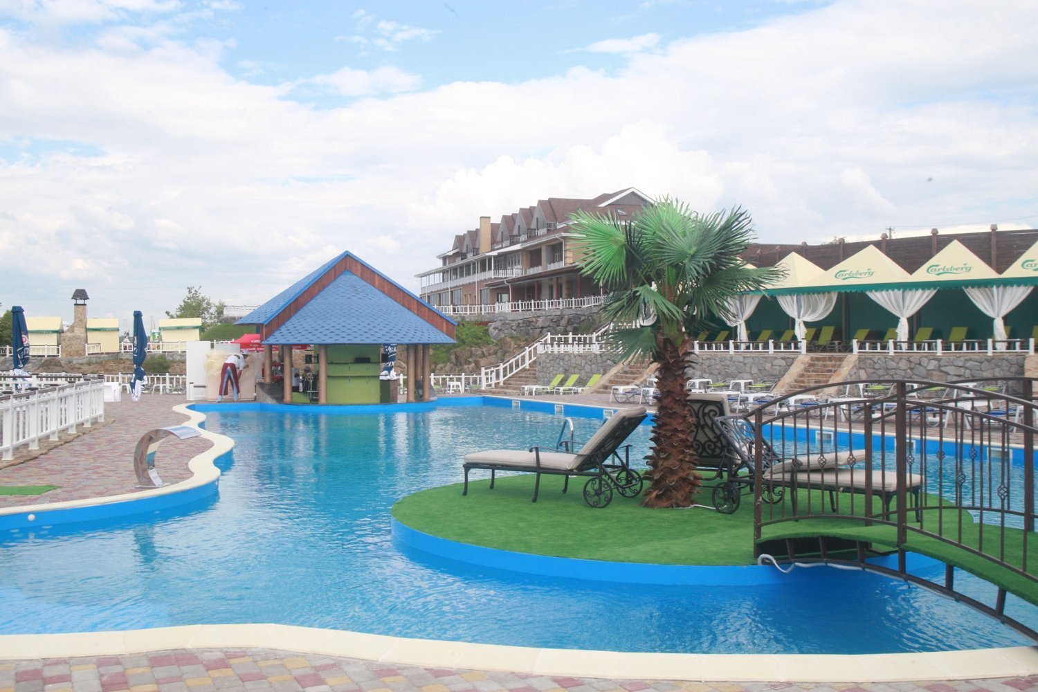 «Потоки хаус»: Европейский отдых на берегу Днепра «Потоки хаус»: Европейский отдых на берегу Днепра