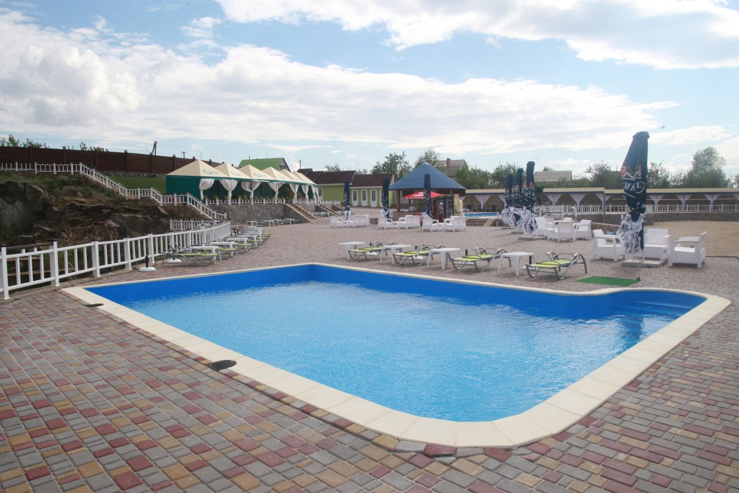 «Потоки хаус»: Европейский отдых на берегу Днепра «Потоки хаус»: Европейский отдых на берегу Днепра