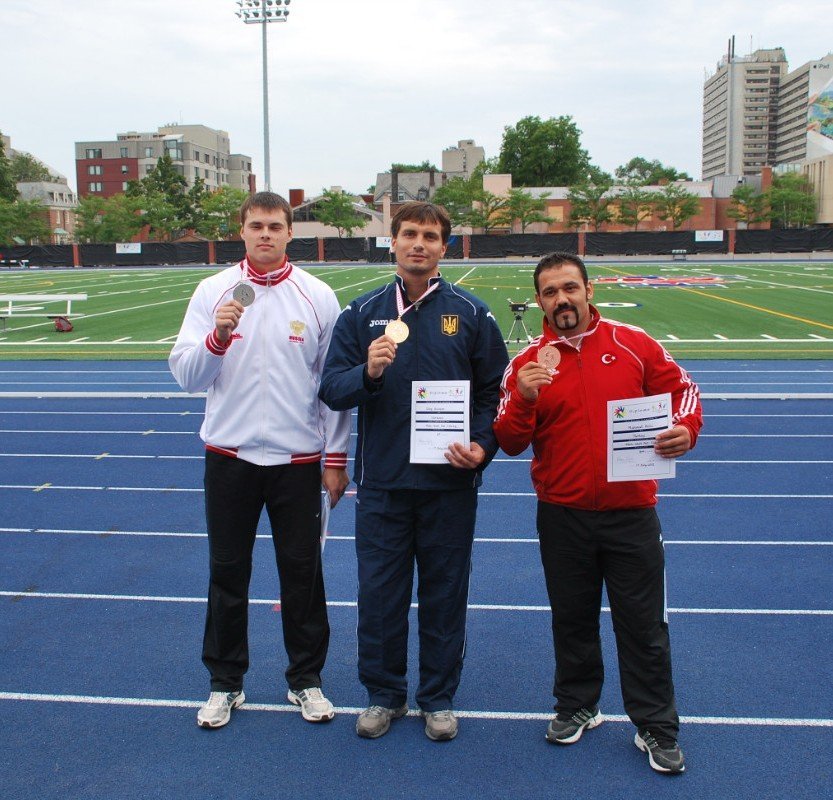 Кременчужанин Олег Белоконь на чемпионате Мира по легкой атлетике в Канаде завоевал золото и бронзу Кременчужанин Олег Белоконь на чемпионате Мира по легкой атлетике в Канаде завоевал золото и бронзу