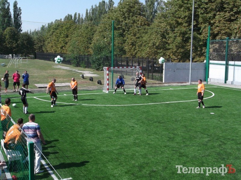 Открытие футбольной площадки с искусственным покрытием. Открытие футбольной площадки с искусственным покрытием.