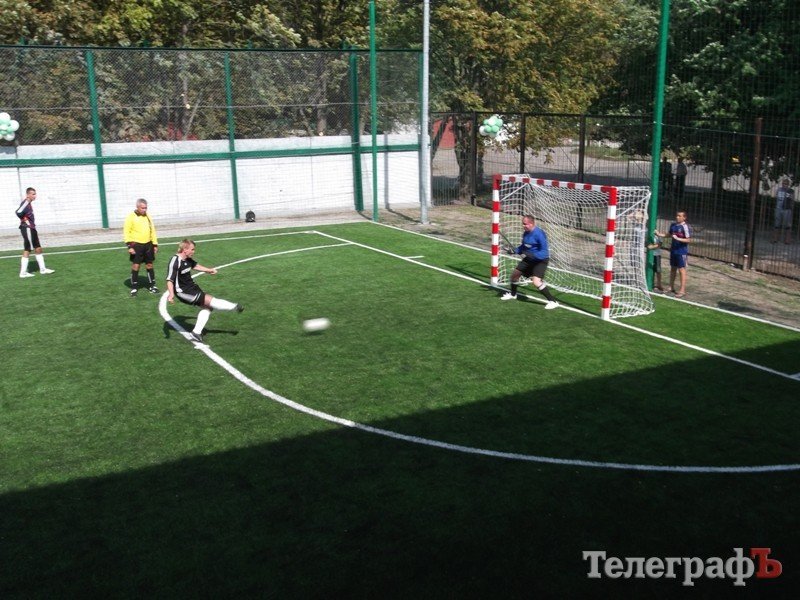 Открытие футбольной площадки с искусственным покрытием. Открытие футбольной площадки с искусственным покрытием.