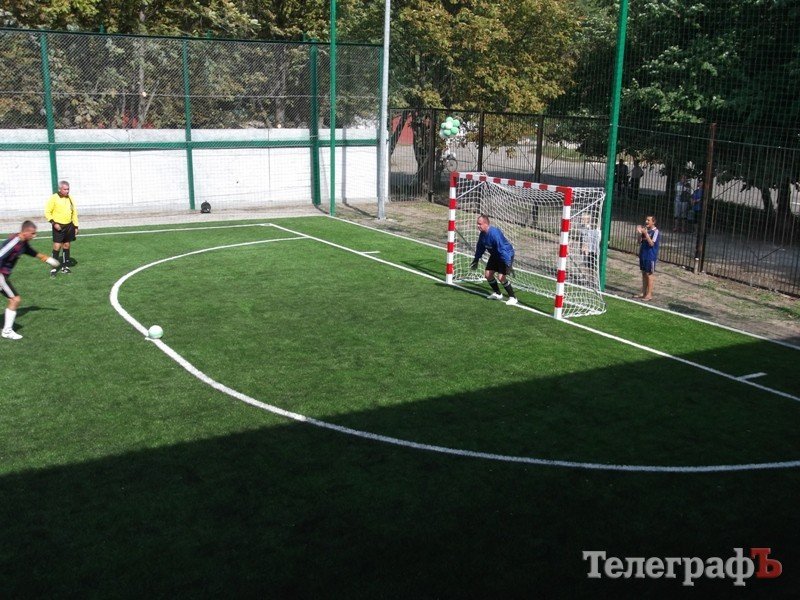 Открытие футбольной площадки с искусственным покрытием. Открытие футбольной площадки с искусственным покрытием.