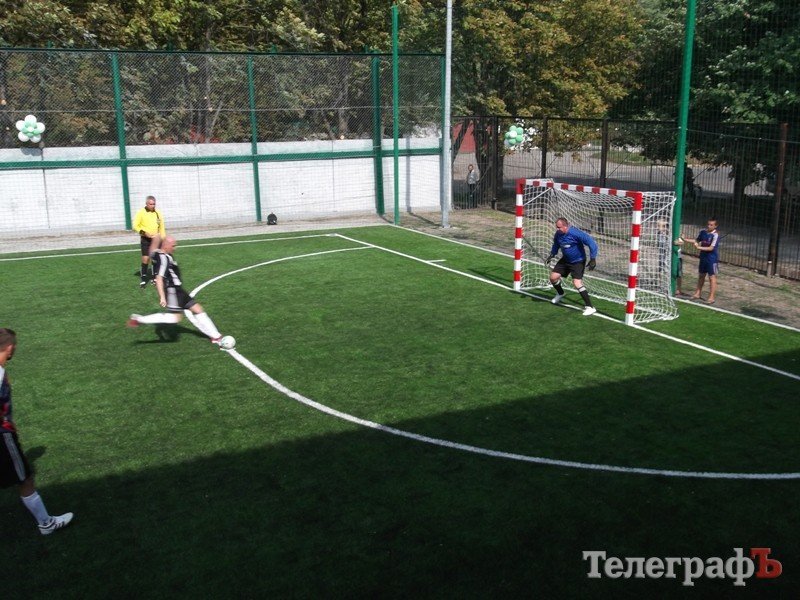 Открытие футбольной площадки с искусственным покрытием. Открытие футбольной площадки с искусственным покрытием.