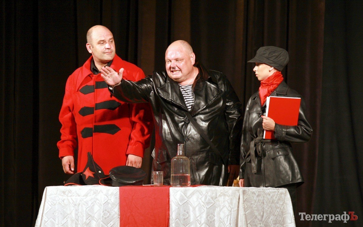 "Собачье сердце" в Кременчуге: герои Булгакова маршировали под группу «Аквариум» (ВИДЕО) "Собачье сердце" в Кременчуге: герои Булгакова маршировали под группу «Аквариум» (ВИДЕО)