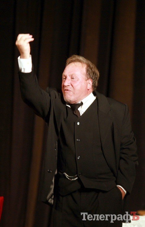 "Собачье сердце" в Кременчуге: герои Булгакова маршировали под группу «Аквариум» (ВИДЕО) "Собачье сердце" в Кременчуге: герои Булгакова маршировали под группу «Аквариум» (ВИДЕО)