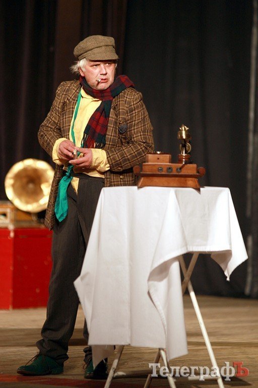 "Собачье сердце" в Кременчуге: герои Булгакова маршировали под группу «Аквариум» (ВИДЕО) "Собачье сердце" в Кременчуге: герои Булгакова маршировали под группу «Аквариум» (ВИДЕО)