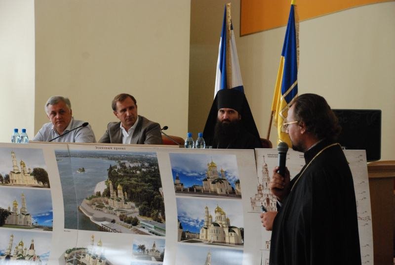 В Кременчуге презентовали проект собора, который собираются построить рядом с речвокзалом (ФОТО) В Кременчуге презентовали проект собора, который собираются построить рядом с речвокзалом (ФОТО)