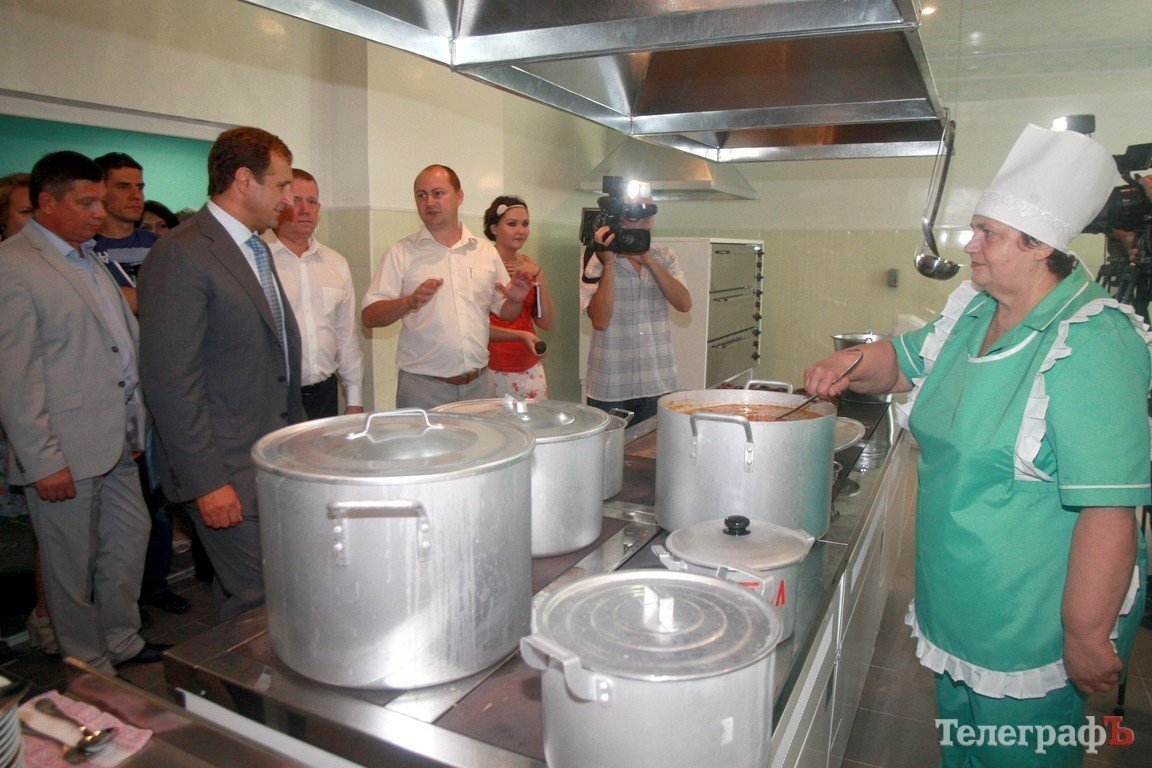Еду в больницы Кременчуга теперь готовят в централизованном пищеблоке (ФОТО, ВИДЕО) Еду в больницы Кременчуга теперь готовят в централизованном пищеблоке (ФОТО, ВИДЕО)