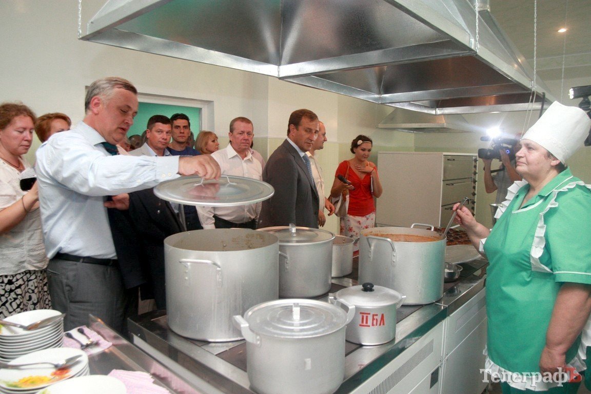 Еду в больницы Кременчуга теперь готовят в централизованном пищеблоке (ФОТО, ВИДЕО) Еду в больницы Кременчуга теперь готовят в централизованном пищеблоке (ФОТО, ВИДЕО)