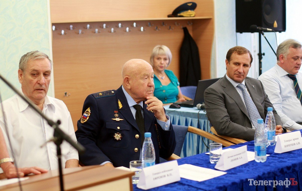 В Кременчуге проходит встреча с летчиком-космонавтом СССР Леоновым (ФОТО, ВИДЕО) В Кременчуге проходит встреча с летчиком-космонавтом СССР Леоновым (ФОТО, ВИДЕО)