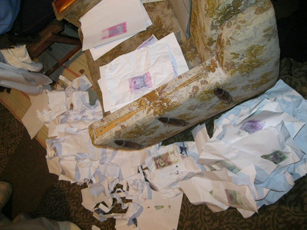 В Кременчуге милиционеры разоблачили группу юных фальшивомонетчиков В Кременчуге милиционеры разоблачили группу юных фальшивомонетчиков