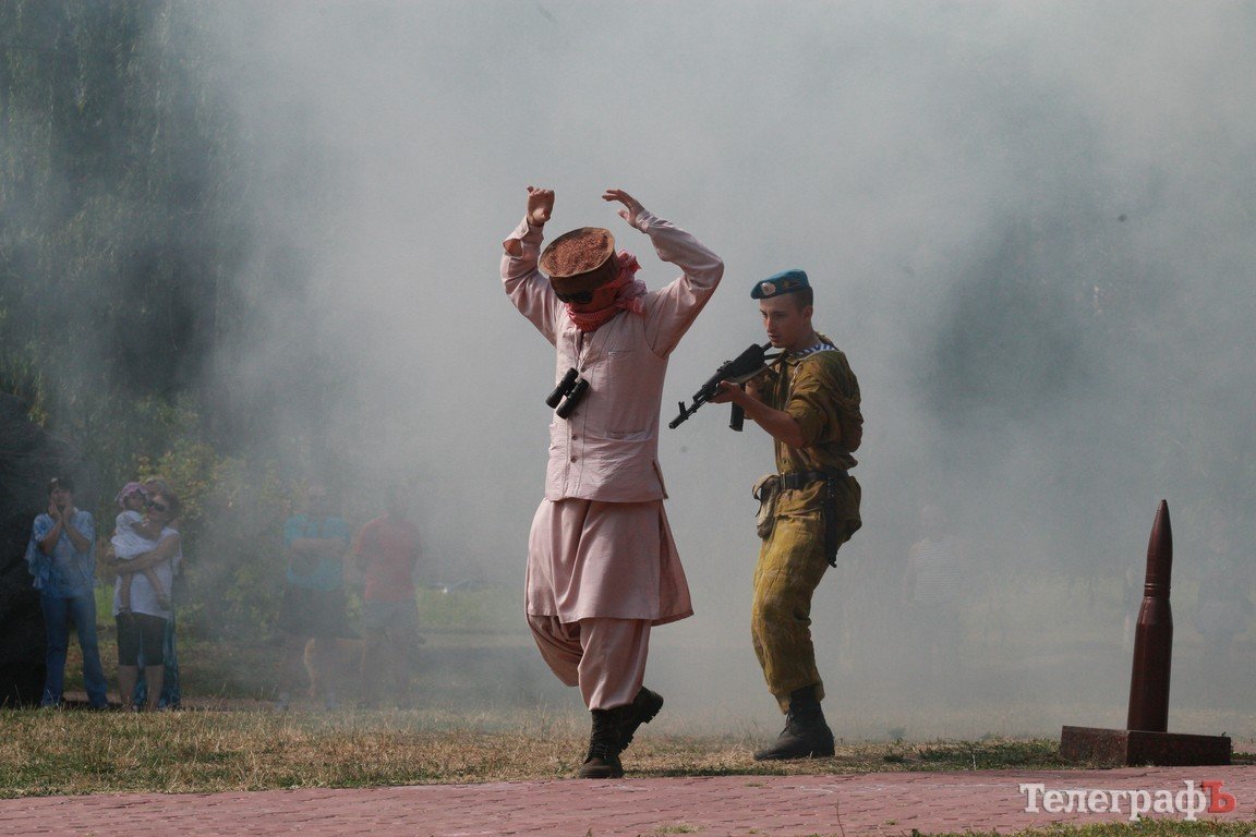 В Кременчуге отмечают день ВДВ (Фоторепортаж) В Кременчуге отмечают день ВДВ (Фоторепортаж)