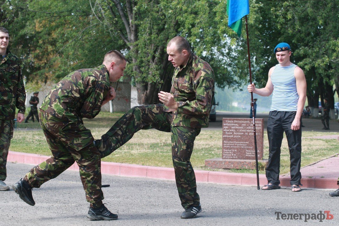 В Кременчуге отмечают день ВДВ (Фоторепортаж) В Кременчуге отмечают день ВДВ (Фоторепортаж)