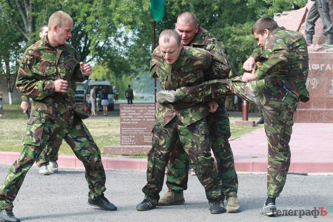 В Кременчуге отмечают день ВДВ (Фоторепортаж) В Кременчуге отмечают день ВДВ (Фоторепортаж)
