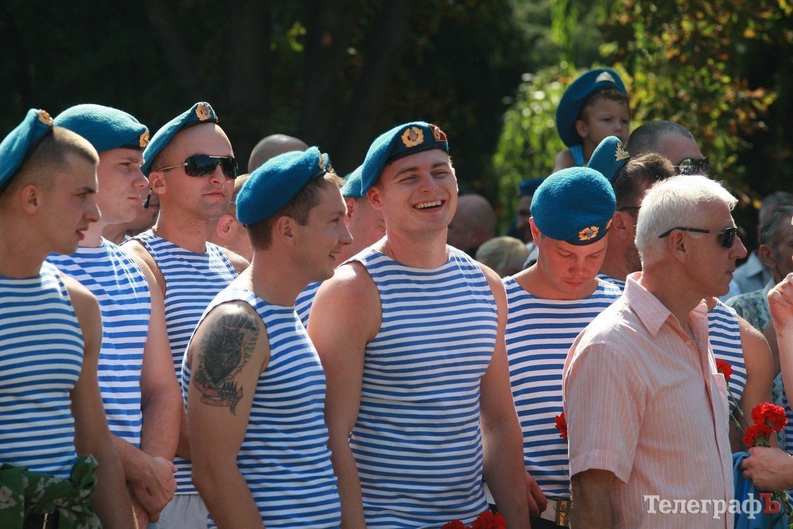 В Кременчуге отмечают день ВДВ (Фоторепортаж) В Кременчуге отмечают день ВДВ (Фоторепортаж)