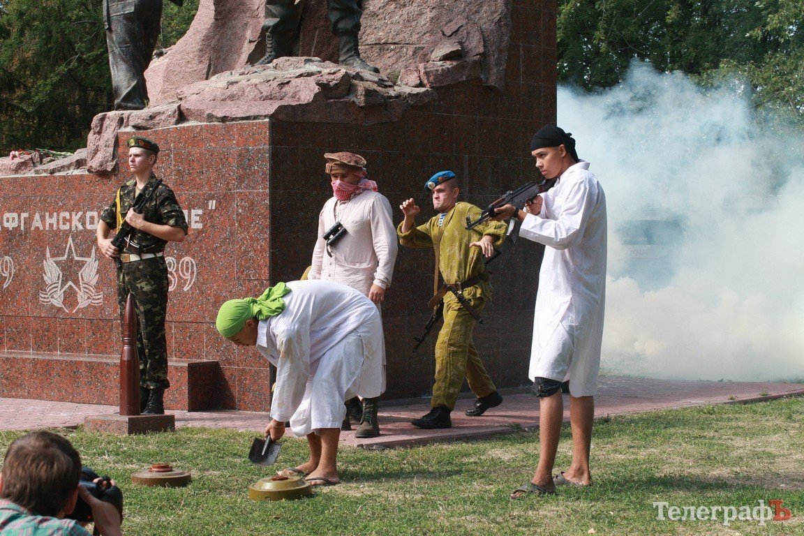 В Кременчуге отмечают день ВДВ (Фоторепортаж) В Кременчуге отмечают день ВДВ (Фоторепортаж)