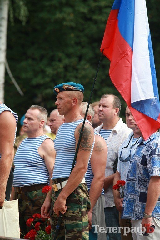 В Кременчуге отмечают день ВДВ (Фоторепортаж) В Кременчуге отмечают день ВДВ (Фоторепортаж)