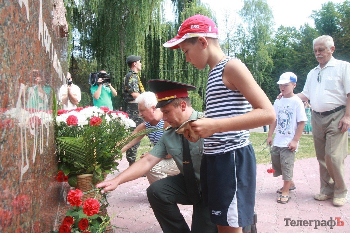 В Кременчуге отмечают день ВДВ (Фоторепортаж) В Кременчуге отмечают день ВДВ (Фоторепортаж)