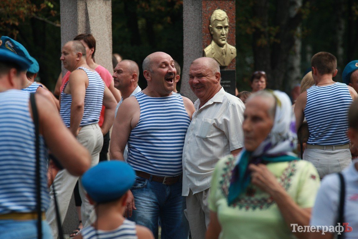 В Кременчуге отмечают день ВДВ (Фоторепортаж) В Кременчуге отмечают день ВДВ (Фоторепортаж)