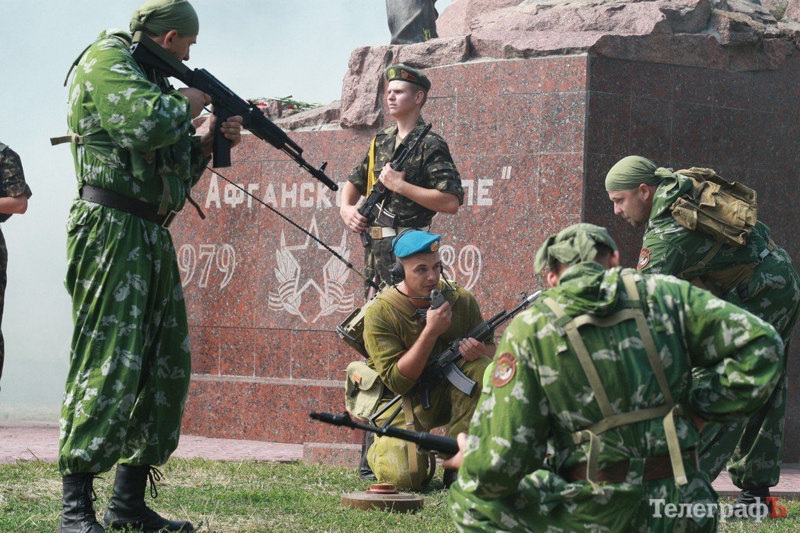 В Кременчуге отмечают день ВДВ (Фоторепортаж) В Кременчуге отмечают день ВДВ (Фоторепортаж)