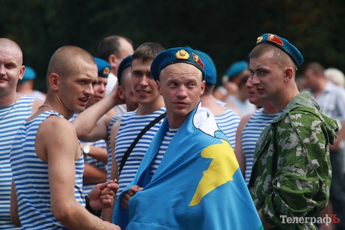 В Кременчуге отмечают день ВДВ (Фоторепортаж) В Кременчуге отмечают день ВДВ (Фоторепортаж)
