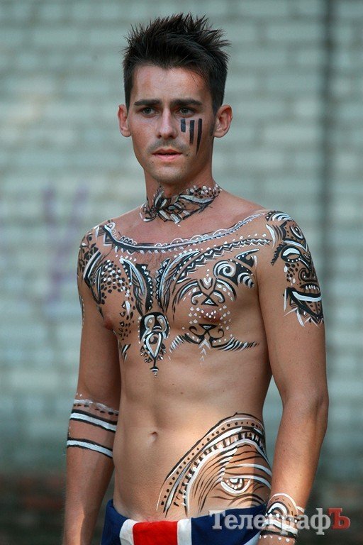 По Кременчугу бегал Аватар и вышагивала Королева (Фото , Видео) По Кременчугу бегал Аватар и вышагивала Королева (Фото , Видео)