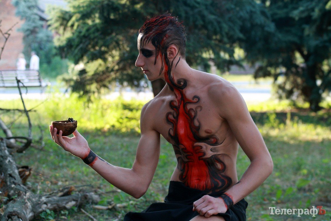 По Кременчугу бегал Аватар и вышагивала Королева (Фото , Видео) По Кременчугу бегал Аватар и вышагивала Королева (Фото , Видео)