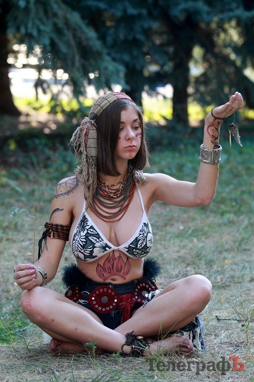 По Кременчугу бегал Аватар и вышагивала Королева (Фото , Видео) По Кременчугу бегал Аватар и вышагивала Королева (Фото , Видео)