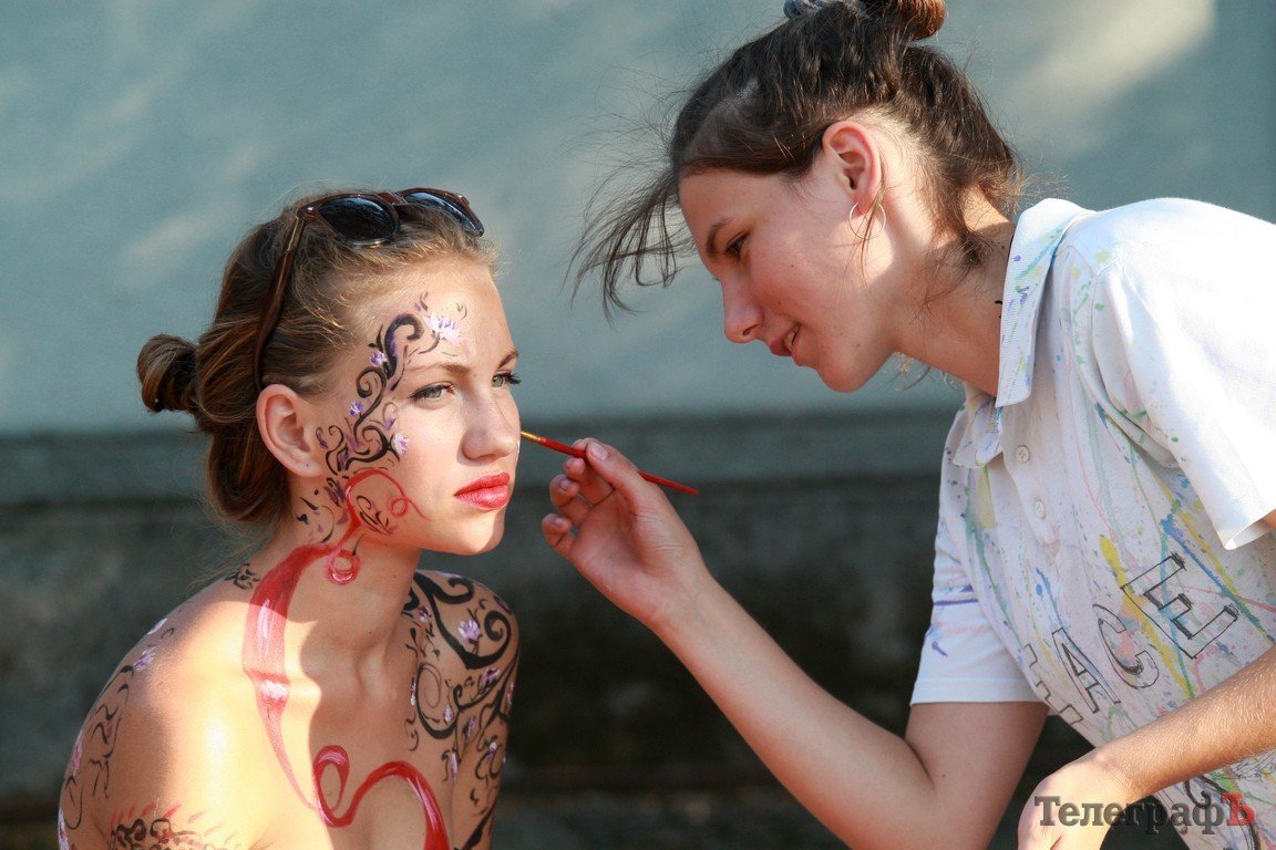 По Кременчугу бегал Аватар и вышагивала Королева (Фото , Видео) По Кременчугу бегал Аватар и вышагивала Королева (Фото , Видео)