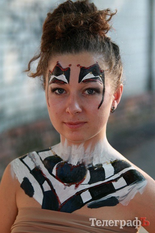 По Кременчугу бегал Аватар и вышагивала Королева (Фото , Видео) По Кременчугу бегал Аватар и вышагивала Королева (Фото , Видео)